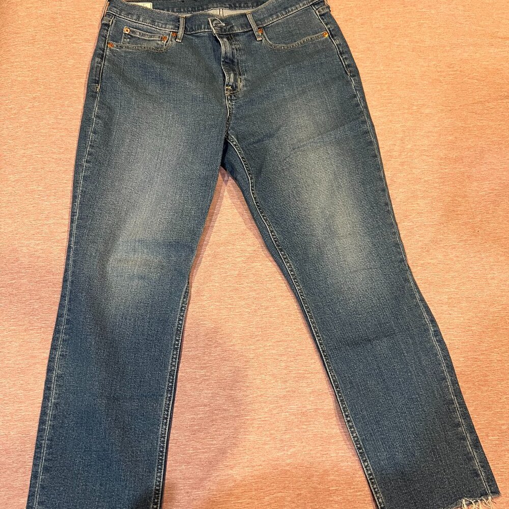 GAP Blue Jeans Vintage Denim Slim Mid Rise 32 / 14 R Frayed Hem, Never Worn